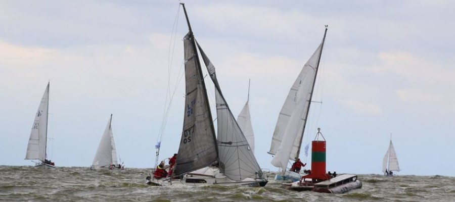 2015 metų Kuršių marių regata iššūkių drąsiems buriuotojams negailėjo
